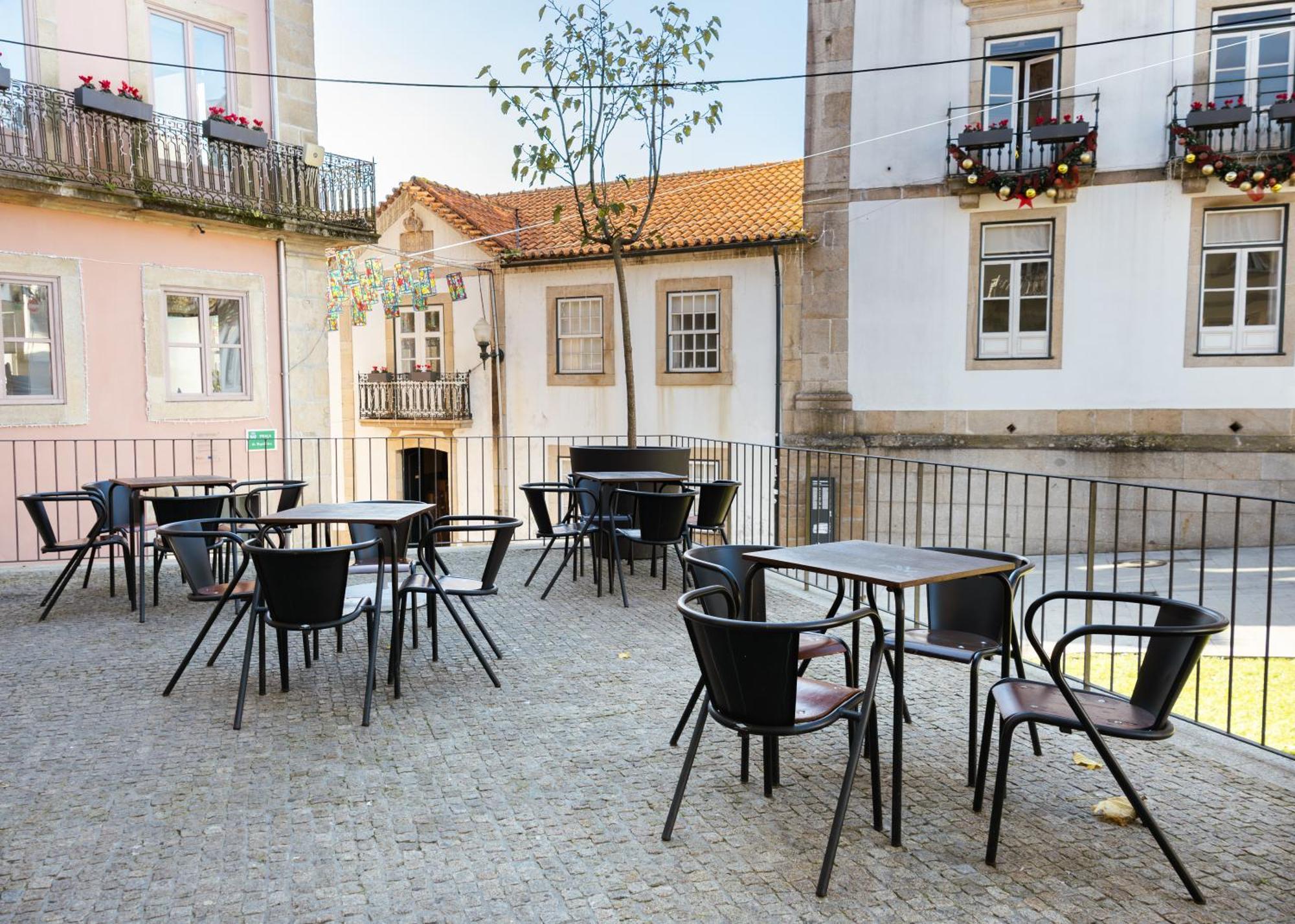 Hostel Da Praca Santa Maria da Feira Exterior foto